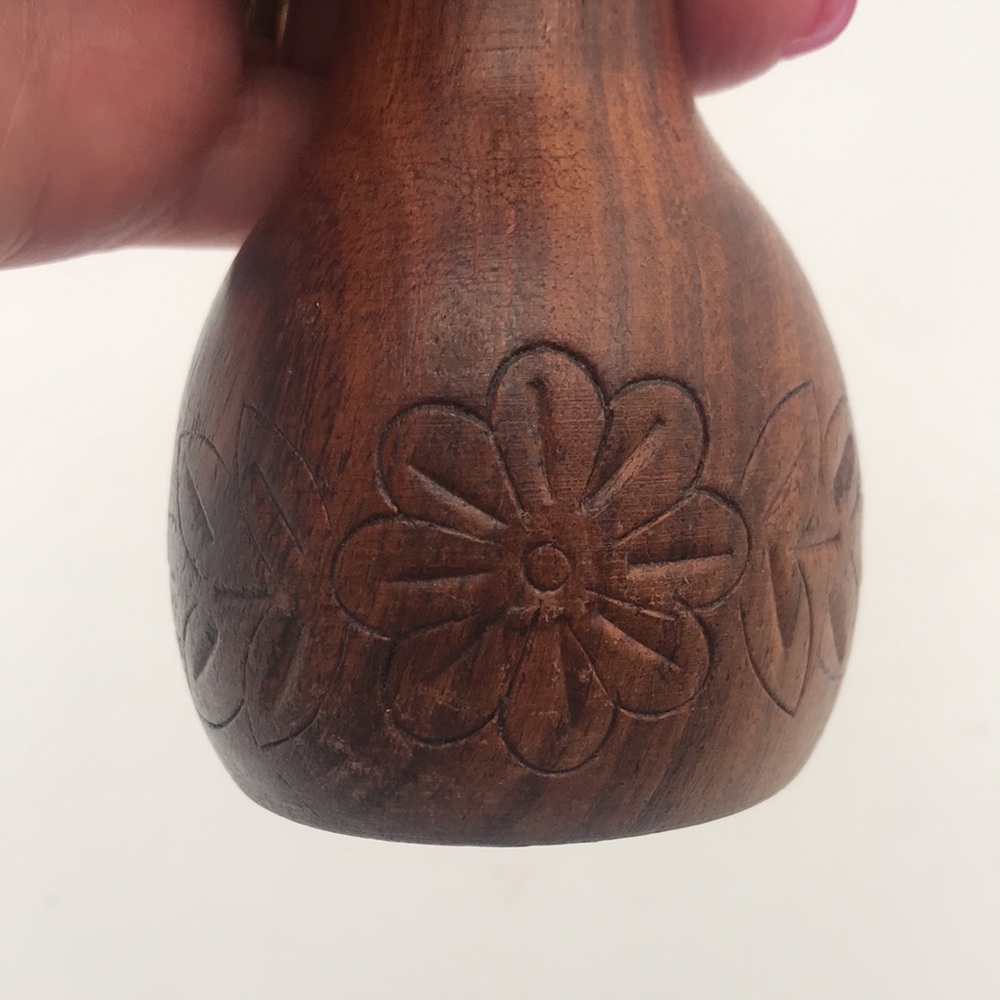 VTG Hand‎ Carved Mushroom Shape Nut Cracker from Italy - Picture 4 of 7